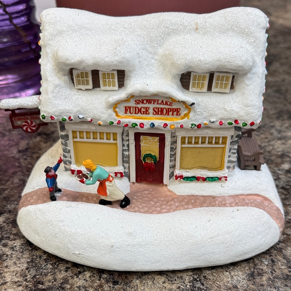 Thomas Kinkade Snowy Fudge Shoppe Sculpture - White, Red, Yellow